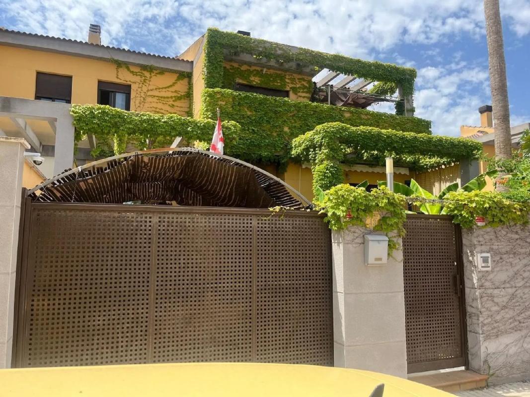 Продажа отдельного шале в Calle Granada, 15 -11, Эльда photo 1