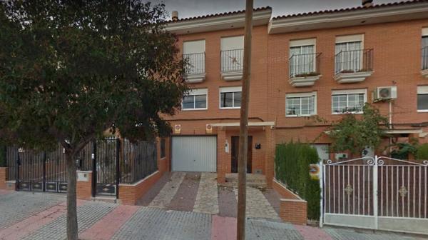 Chalet pareado en calle Purísima photo
