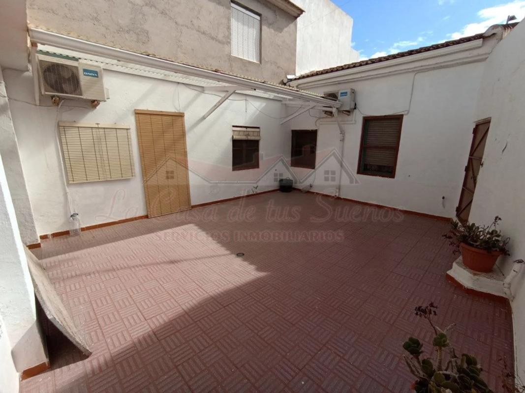 Propiedades en venta y alquiler en España photo 1