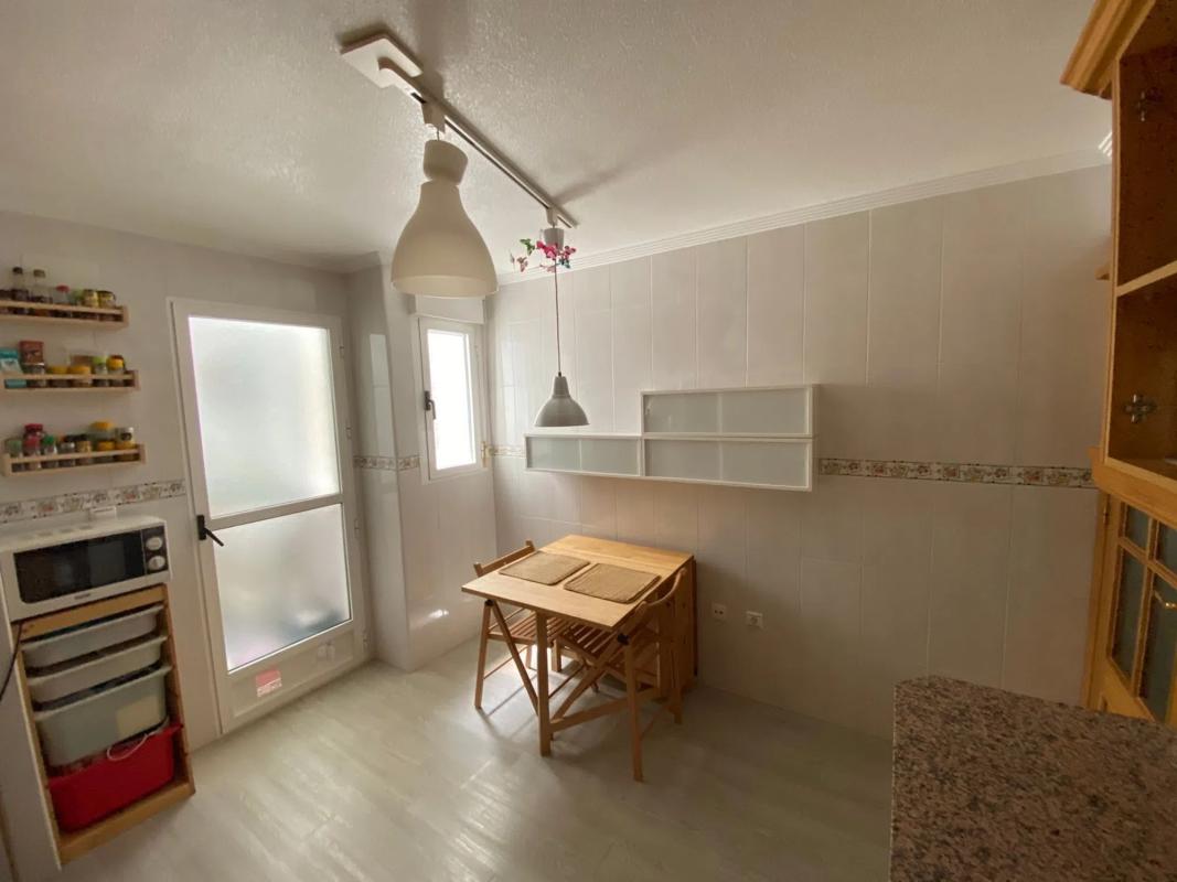 Sprzedaż mieszkania w Calle Comunidad Valenciana, 70, Almoradí
photo 1