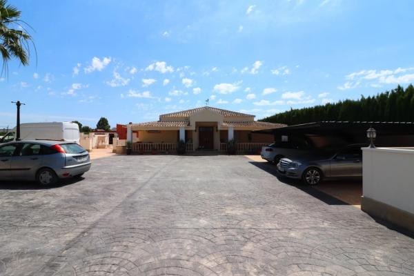 Casa independiente en calle Azarbe de Abanilla photo 1
