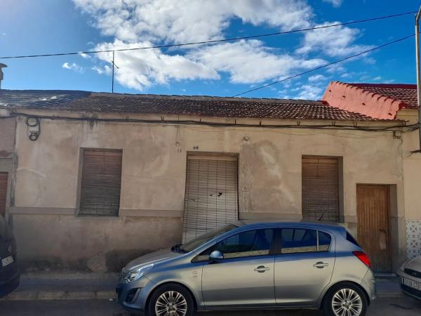 Chalet adosado en calle Vega Baja, 11 photo 4