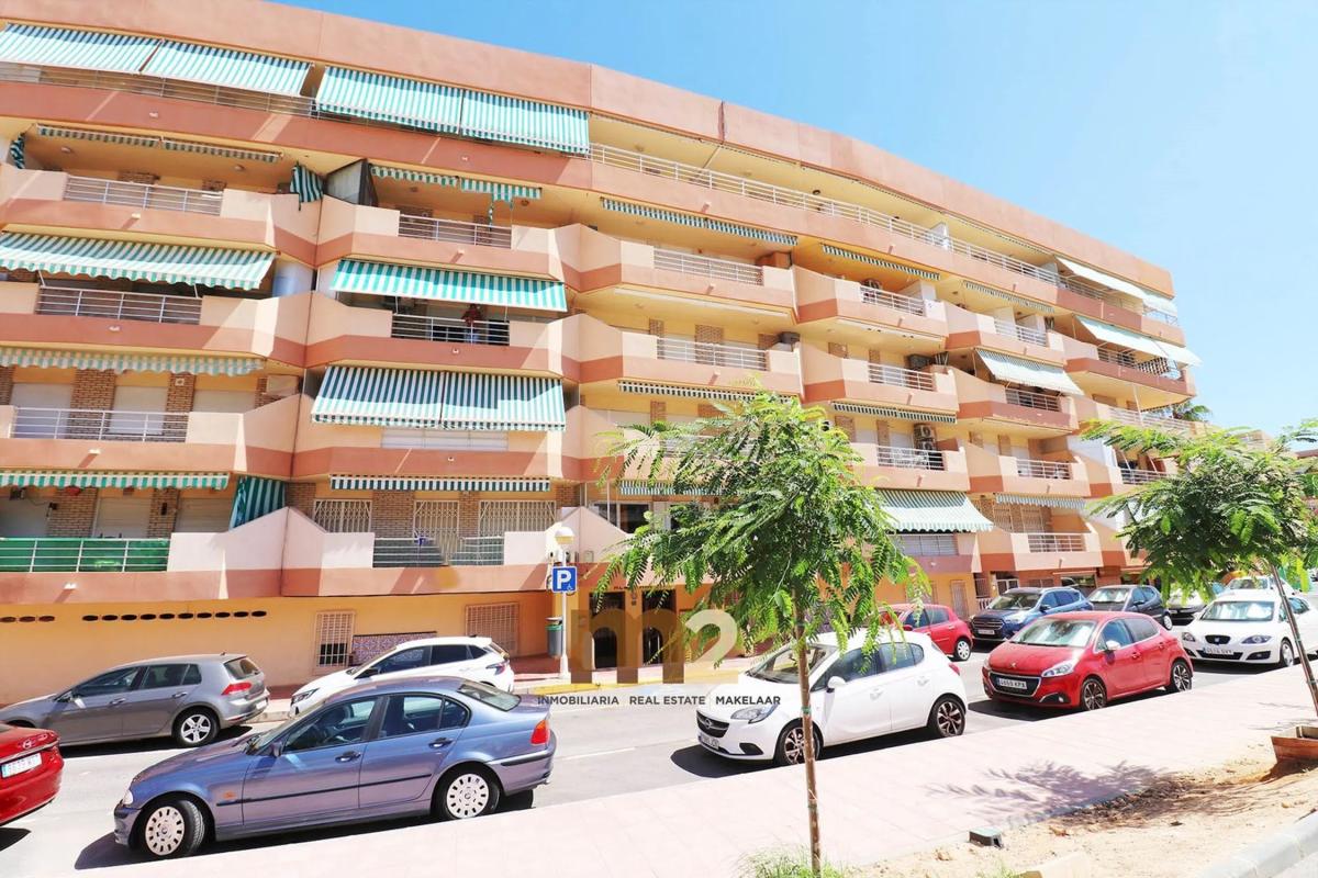 Venta de piso en CL ARGENTINA, Guardamar del Segura
photo 3