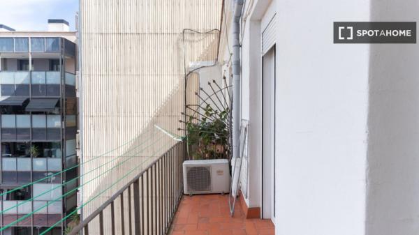 Apartment for rent in  Carrer de València 4º 2ª , Barcelona photo 4