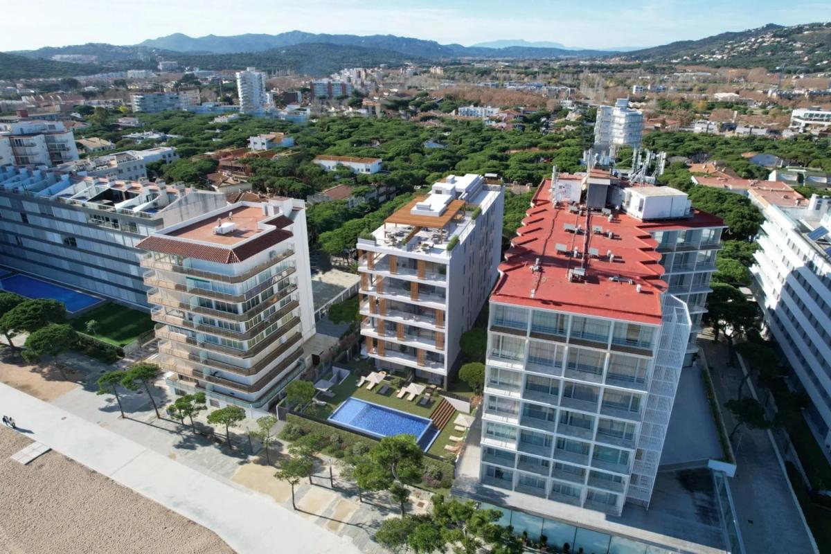 Obra nueva Lleida 41 en Castell Platja D Aro (Revista) photo 2