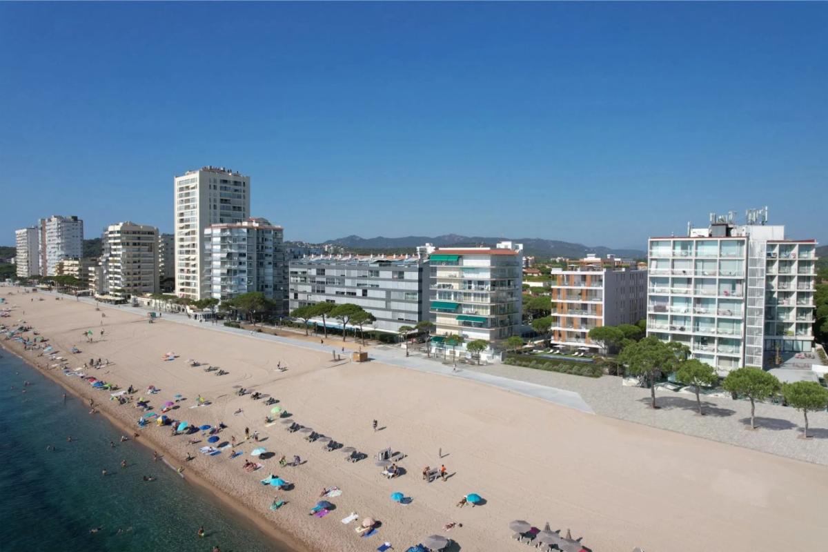Obra nueva Lleida 41 en Castell Platja D Aro (Revista) photo 4
