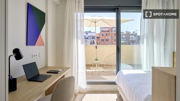 Apartment for rent in C. de Ana María , Madrid thumbnail 2