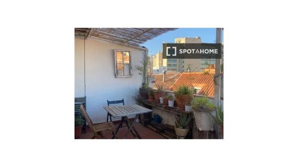 Estudio en alquiler en C. de la Luna, Madrid thumbnail 1
