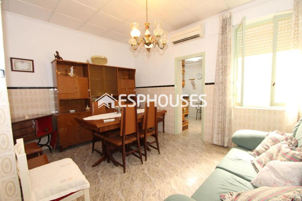 Sale of independent chalet in Zona Pueblo, Guardamar del Segura
photo 1
