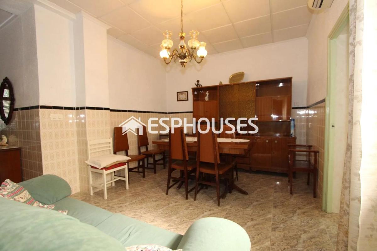 Sale of independent chalet in Zona Pueblo, Guardamar del Segura
photo 2