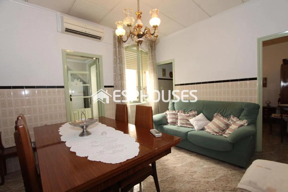 Sale of independent chalet in Zona Pueblo, Guardamar del Segura
photo 4
