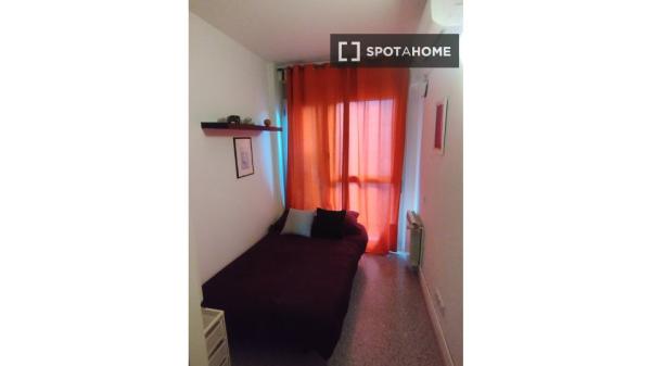Habitación en piso compartido, Sant Adrià de Besòs, Barcelona photo 1