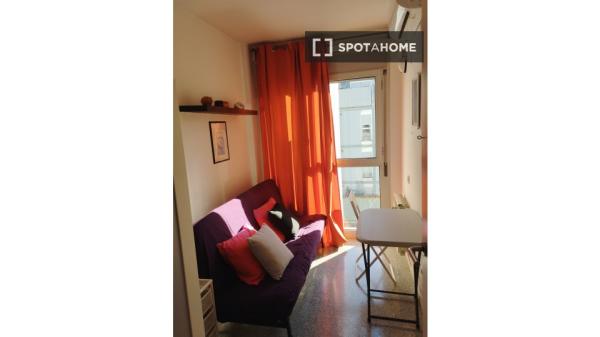 Habitación en piso compartido, Sant Adrià de Besòs, Barcelona thumbnail 1