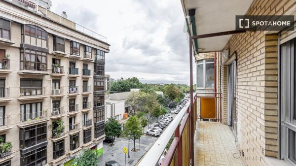 Apartment for rent in Carrer del Poeta Artola , Valencia thumbnail 1