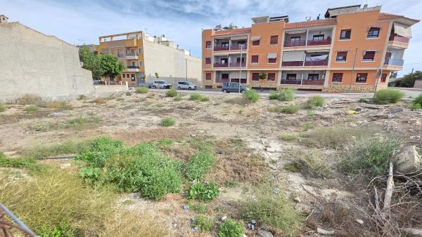 Terreno en calle Guardamar del Segura, 7 photo 2