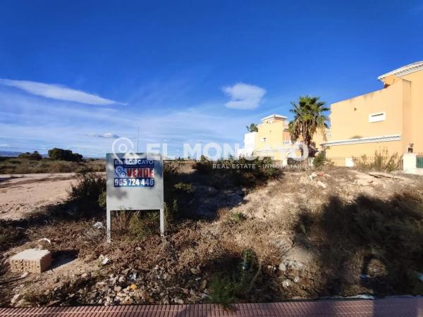 Terreno en calle Velazquez photo 4