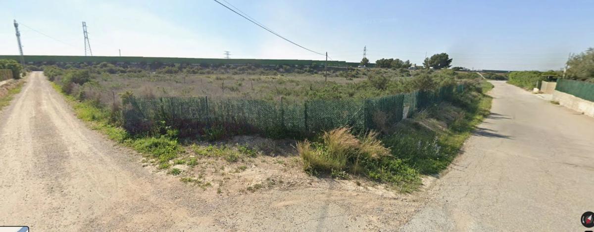 Terreno en venta en Elche / Elx, Alicante photo 2