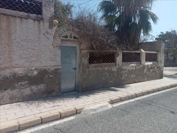 Terreno en calle Escultor Montañés photo 1