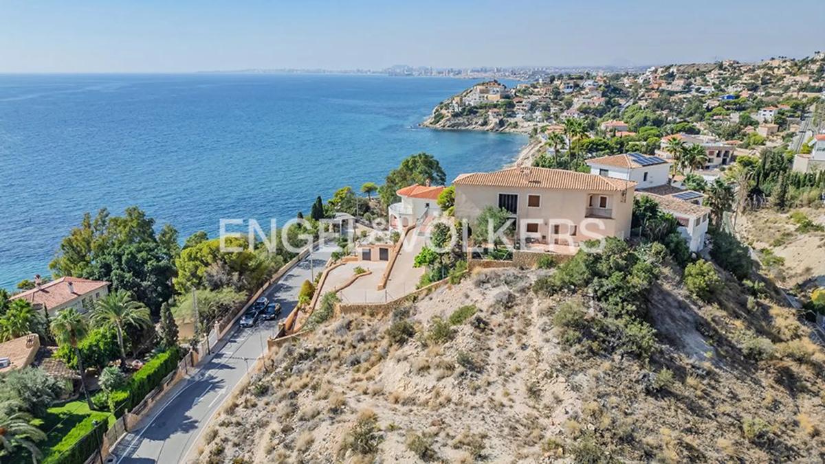 Terreno en venta en El Campello, Alicante photo 2