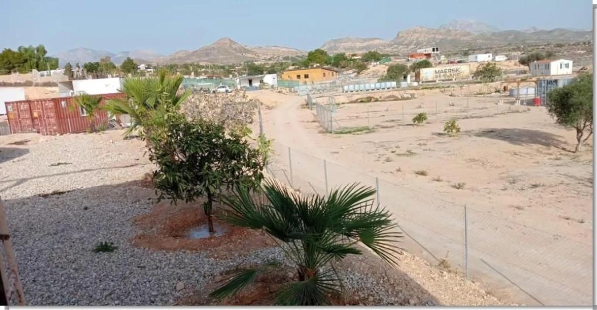 Terreno en venta en Mutxamel, Alicante photo 1