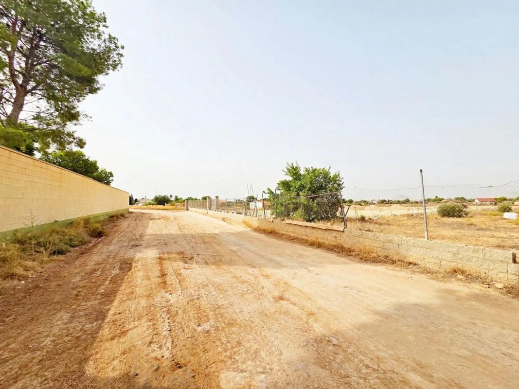 Terreno en venta en San Vicente del Raspeig, Alicante photo 1