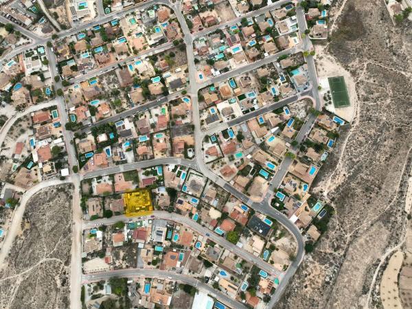 Terreno en calle Montcabrer thumbnail 1