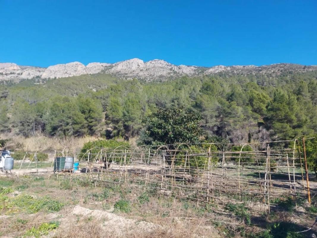 Terreno en venta en Guadalest, Alicante photo 2