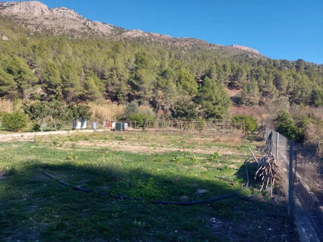 Terreno en venta en Guadalest, Alicante photo 3
