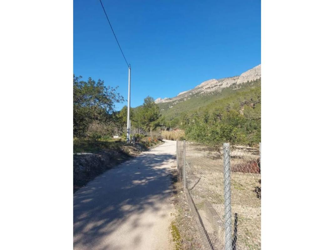 Terreno en venta en Guadalest, Alicante photo 4