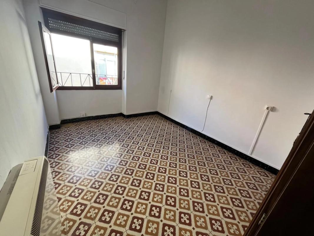 Properties for sale and rent in Spain photo 5
