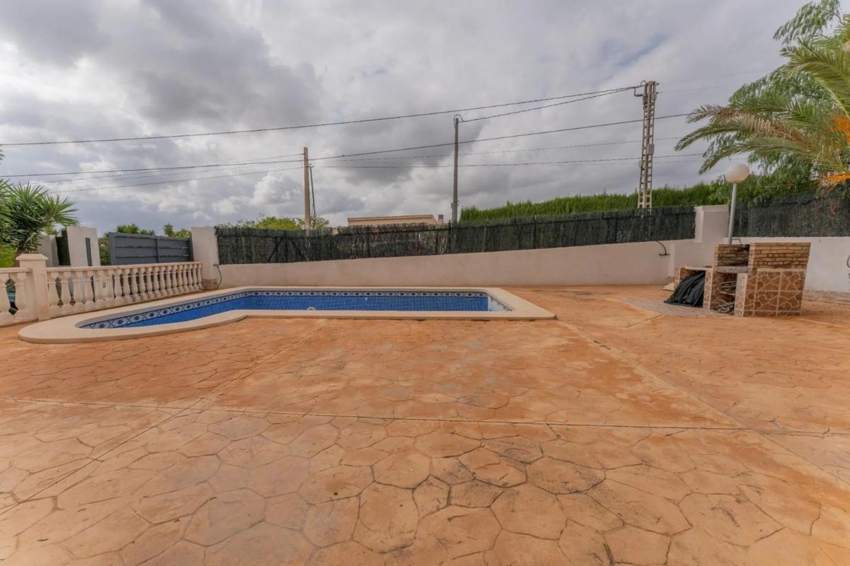 Properties for sale and rent in Spain photo 3