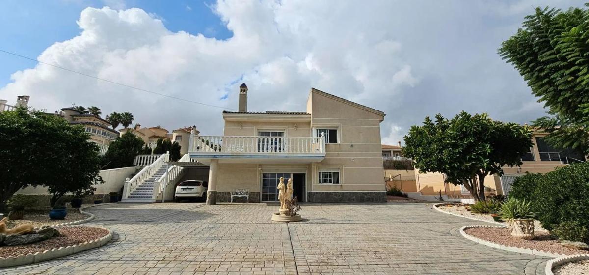 Properties for sale and rent in Spain photo 1