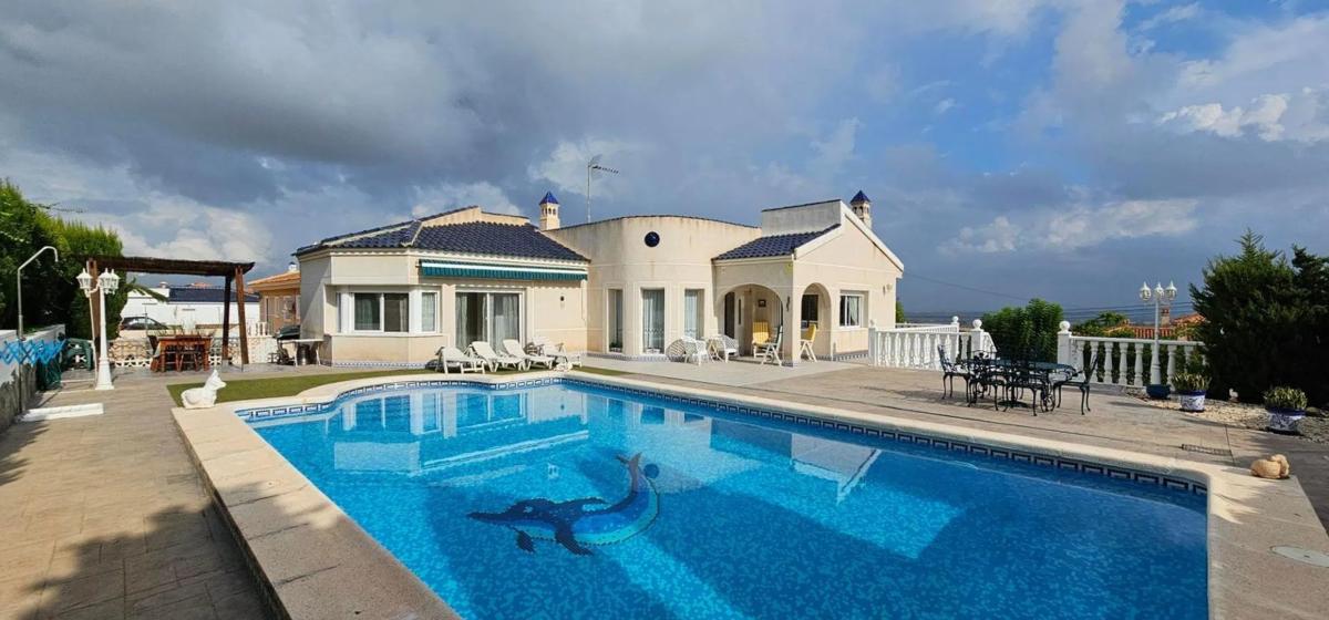 Properties for sale and rent in Spain photo 2