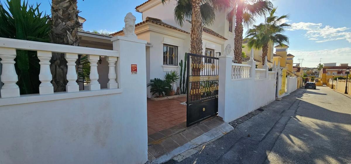 Properties for sale and rent in Spain photo 1