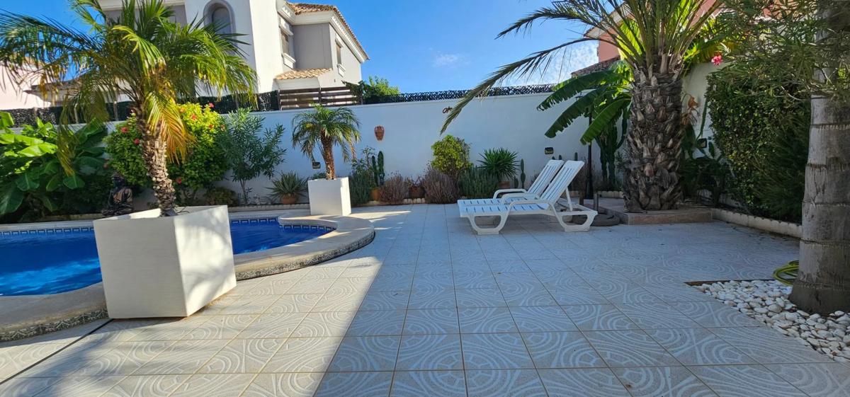 Properties for sale and rent in Spain photo 3