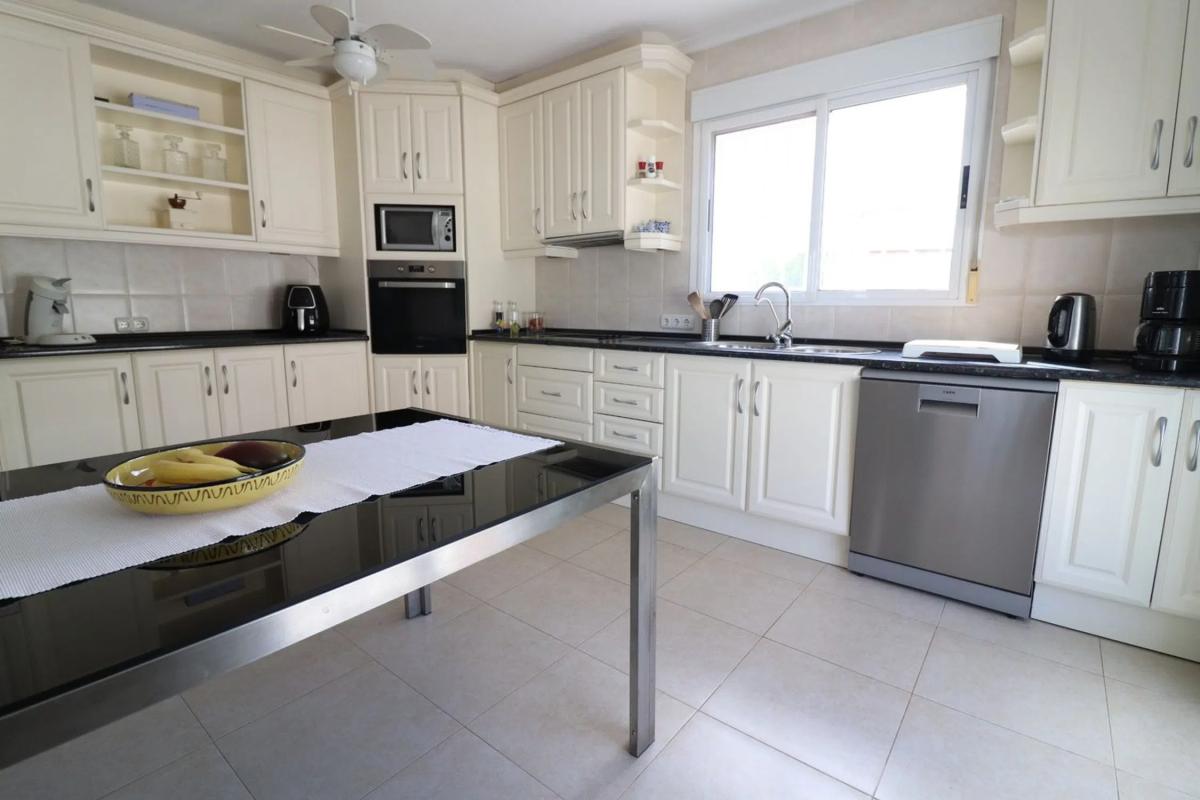 Недвижимость на продажу и в аренду в Испании photo 2