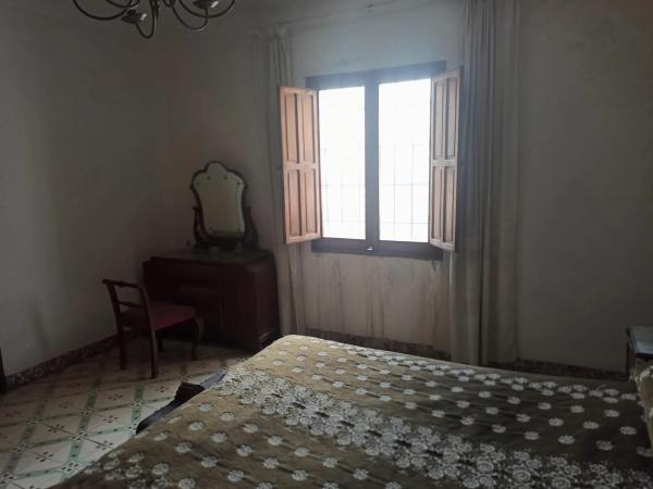 Casa independiente en calle Francisco Ruiz thumbnail 2
