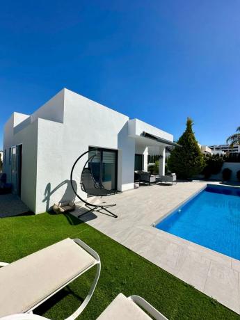 Casa independiente en C. Jacinto Benavente s/n thumbnail 2