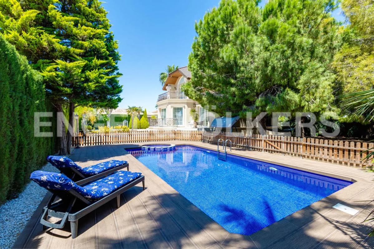 Properties for sale and rent in Spain photo 2