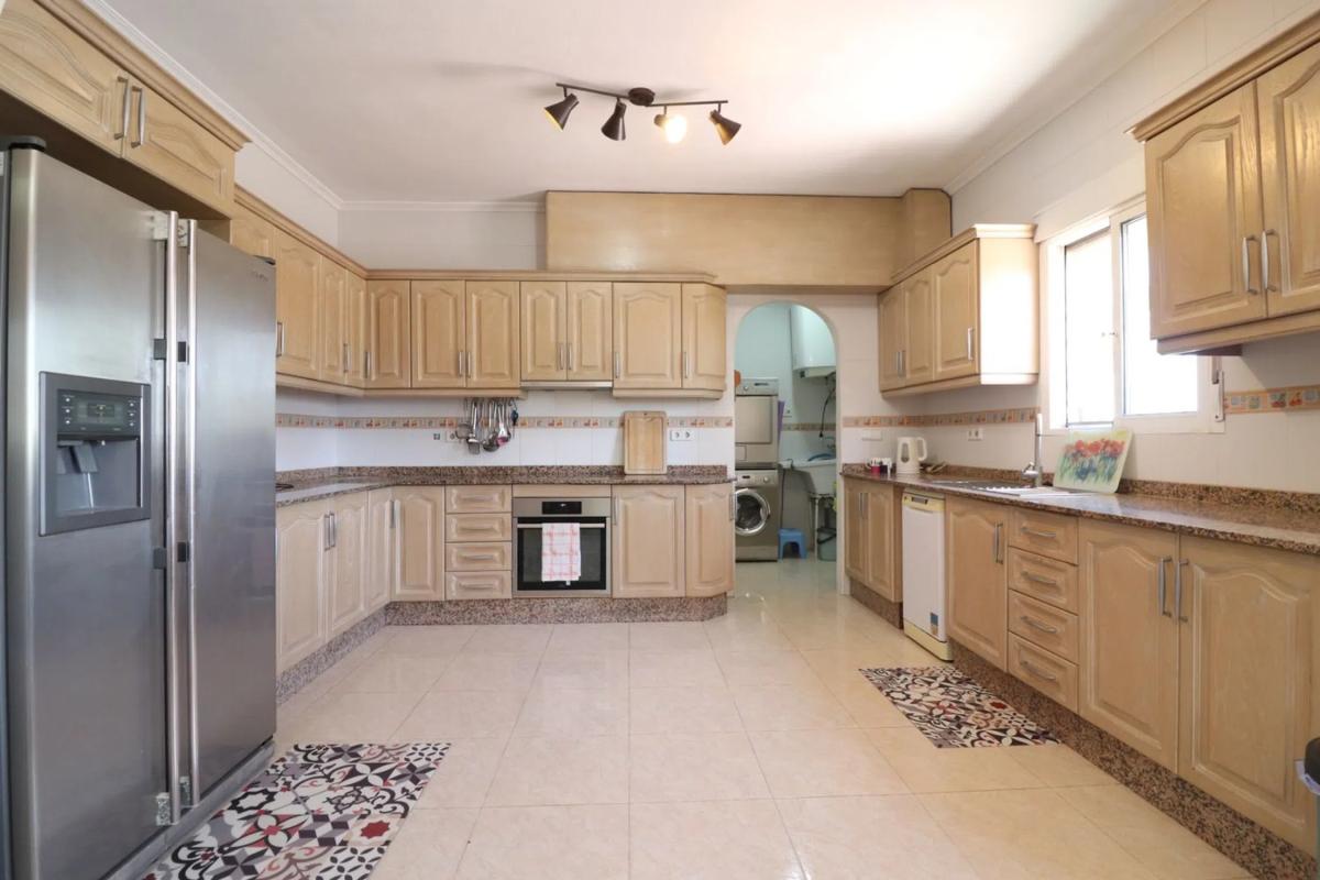 Properties for sale and rent in Spain photo 3