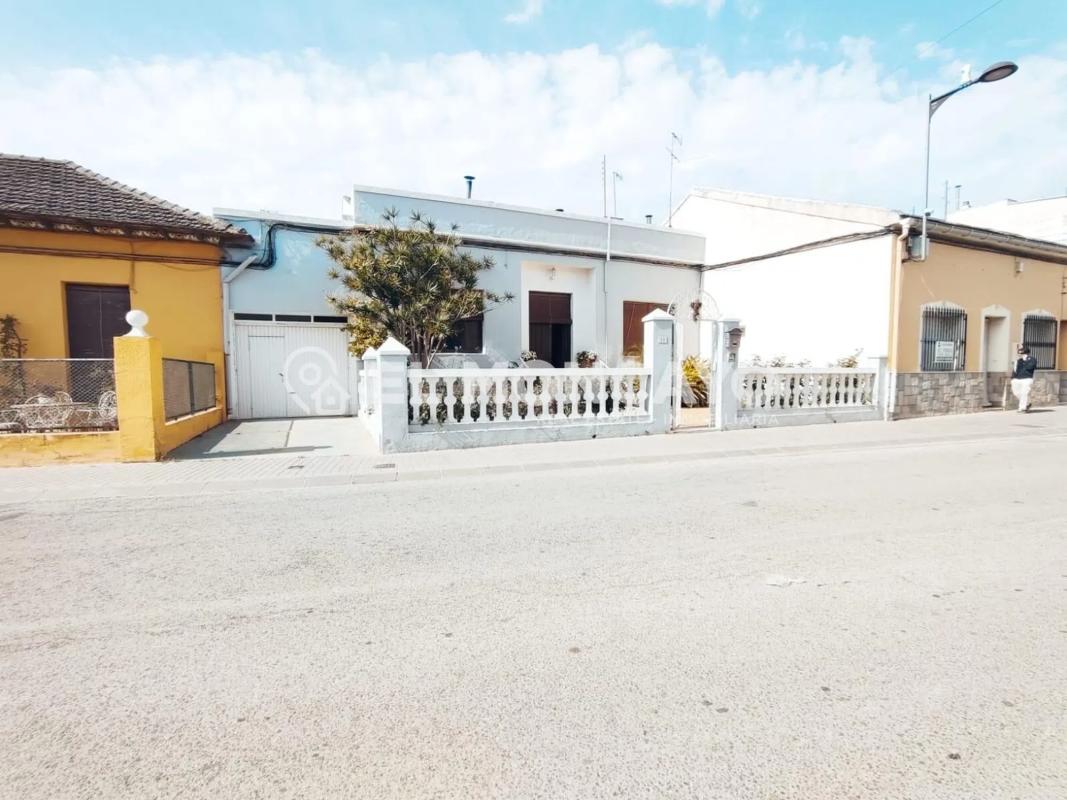 Properties for sale and rent in Spain photo 3
