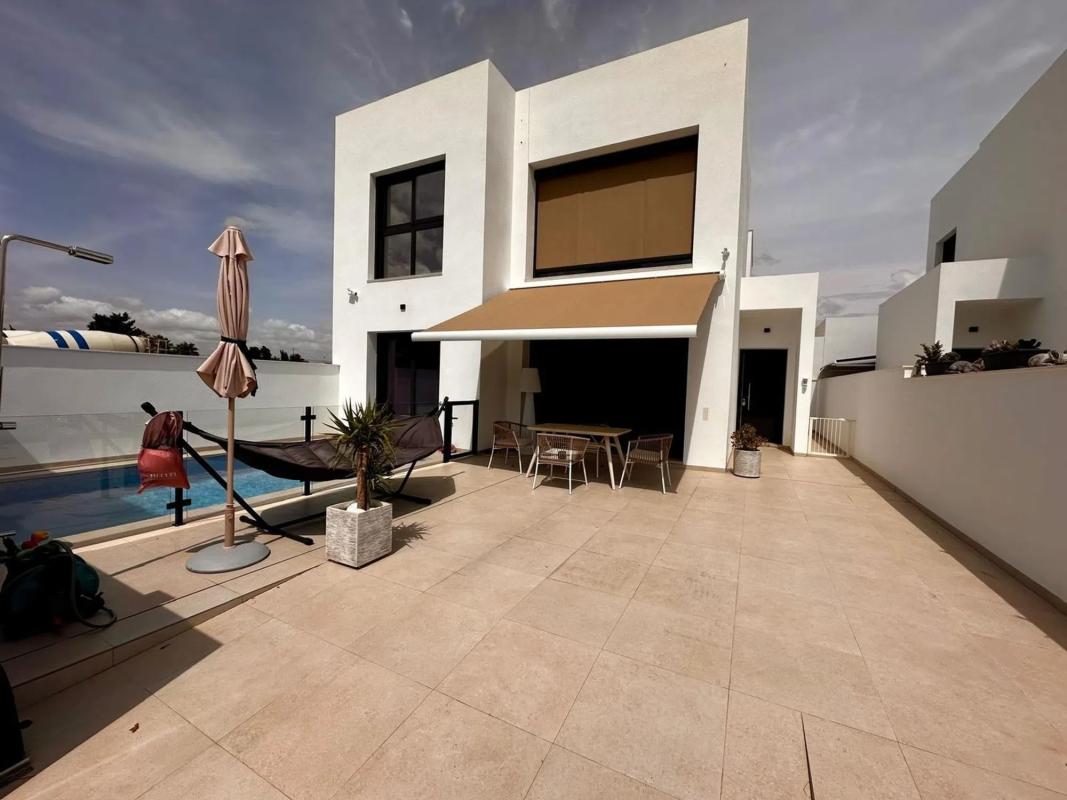 Properties for sale and rent in Spain photo 1