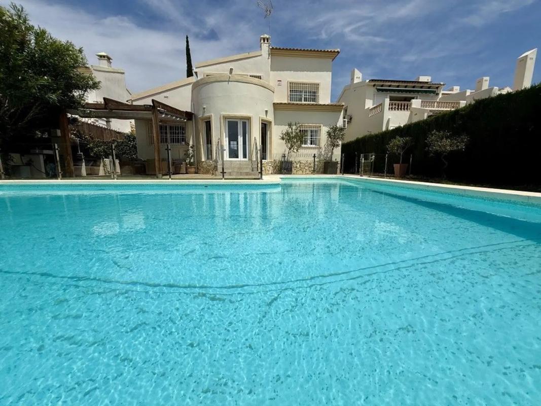 Properties for sale and rent in Spain photo 2