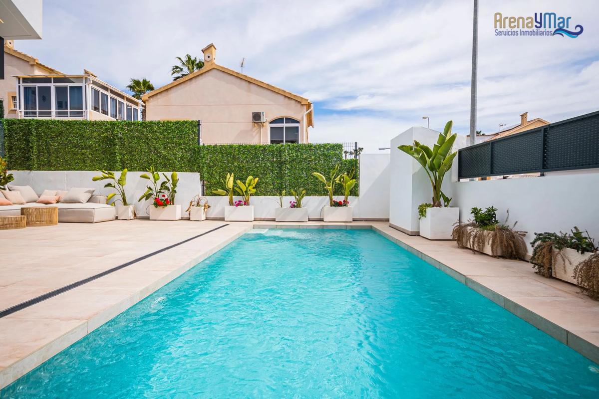 Sale of apartment in Barrio Los Almendros-La Florida, Orihuela
photo 3