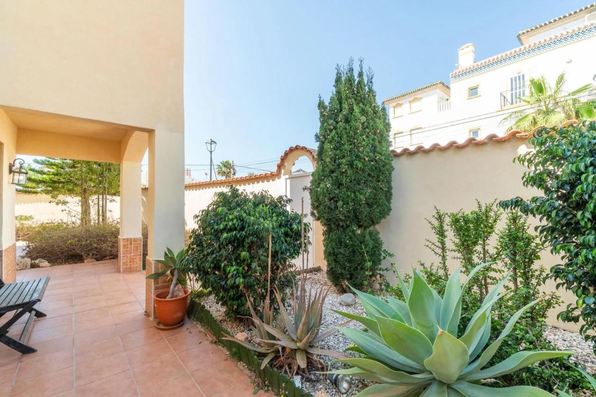 Properties for sale and rent in Spain photo 2