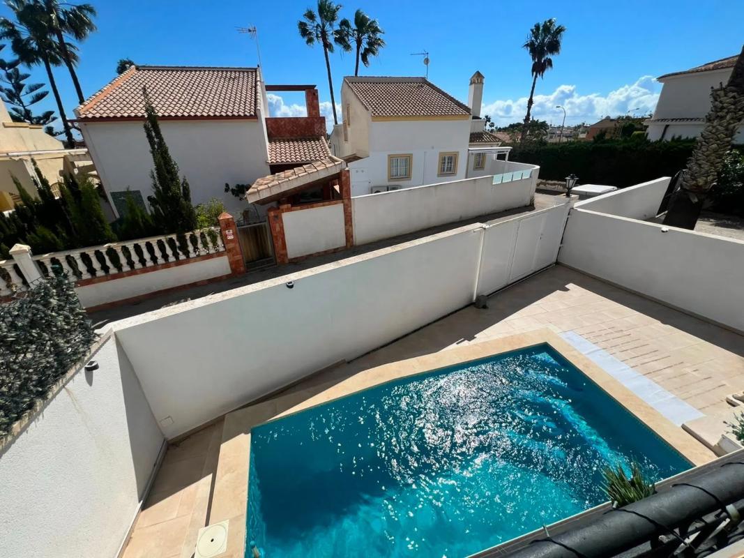 Properties for sale and rent in Spain photo 4