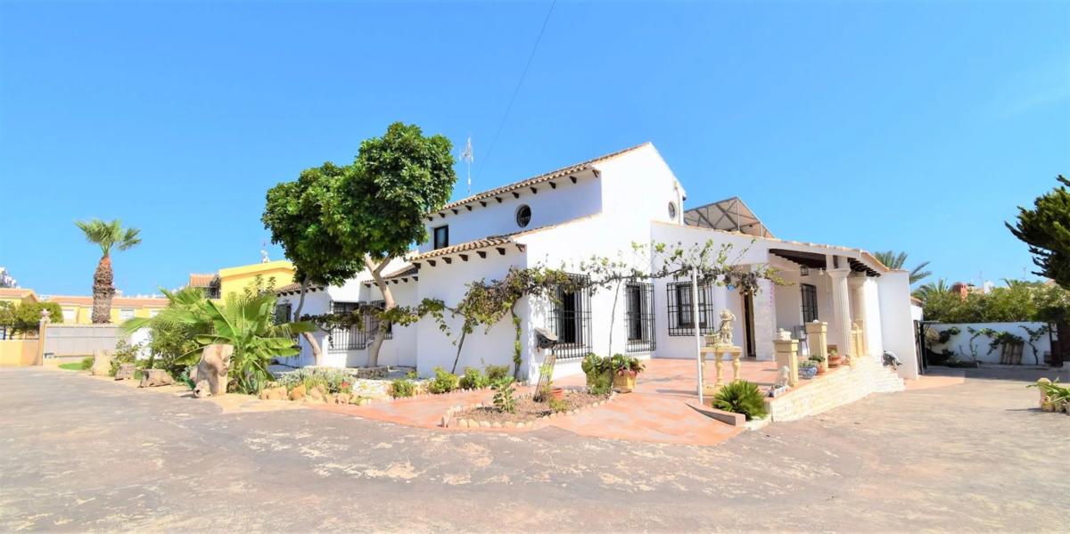 Properties for sale and rent in Spain photo 3