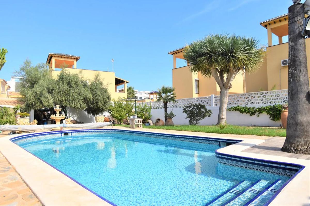 Properties for sale and rent in Spain photo 4