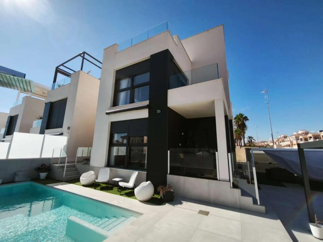 Properties for sale and rent in Spain photo 2