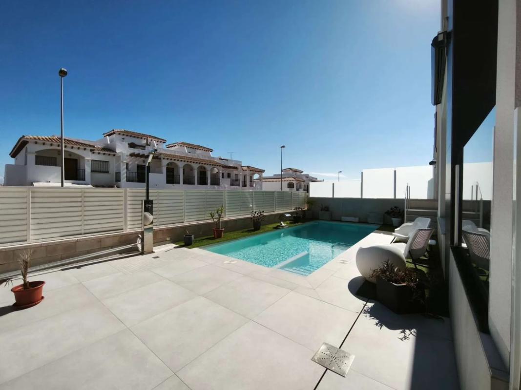 Properties for sale and rent in Spain photo 4